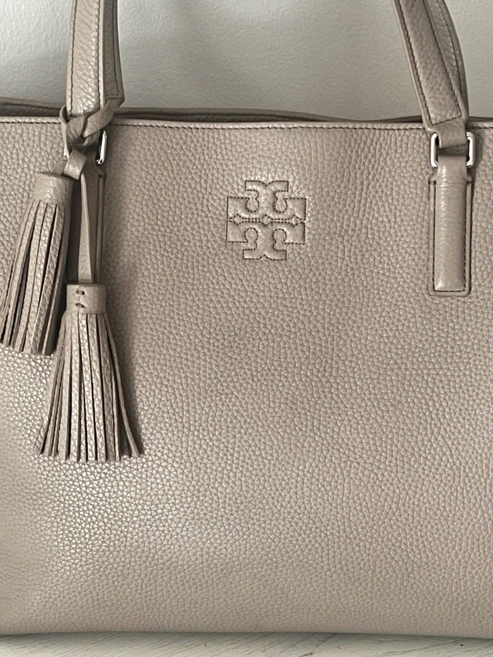 Tory Burch Thea Tote Pebble Leather Hobo Bag Taupe French Grey Tan Large